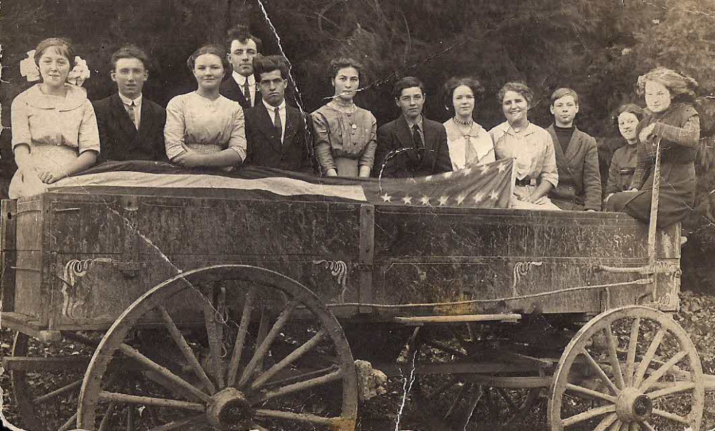 New Richmond High School Students - 1913